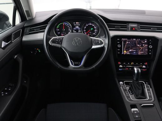 Volkswagen Passat 1.4 TSI PHEV GTE | Trekhaak | Stoelverwarming | Massage | Camera | Carplay | Navigatie | Adaptive... ActivLease financial lease