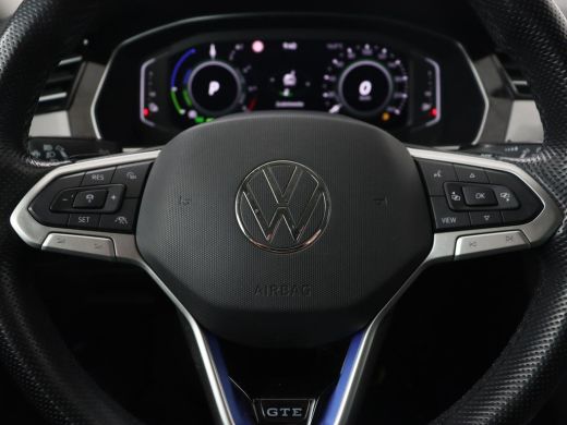 Volkswagen Passat 1.4 TSI PHEV GTE | Trekhaak | Stoelverwarming | Virtual Cockpit | Camera | Adaptive cruise | Carp... ActivLease financial lease