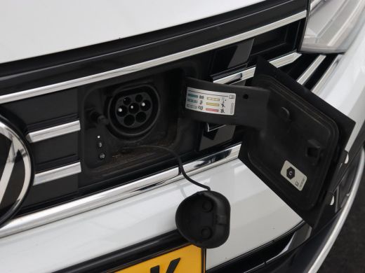Volkswagen Passat 1.4 TSI PHEV GTE | Trekhaak | Stoelverwarming | Virtual Cockpit | Camera | Adaptive cruise | Carp... ActivLease financial lease