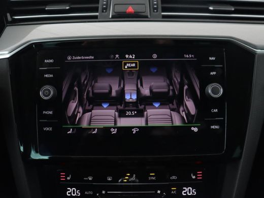 Volkswagen Passat 1.4 TSI PHEV GTE | Trekhaak | Stoelverwarming | Virtual Cockpit | Camera | Adaptive cruise | Carp... ActivLease financial lease