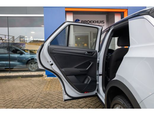 Volkswagen T-Roc 1.5 TSI Sport Business R | Trekhaak | Cruise adaptief | Camera | Stoelverwarming | Keyless | Navi... ActivLease financial lease