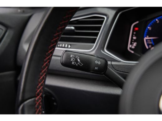 Volkswagen T-Roc 1.5 TSI Sport Business R | Trekhaak | Cruise adaptief | Camera | Stoelverwarming | Keyless | Navi... ActivLease financial lease