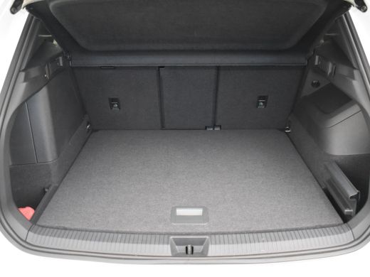 Volkswagen Tiguan 1.5 eHybrid R-Line Edition 272pk | Panoramadak | Trekhaak | Harman kardon audio | Head up display... ActivLease financial lease