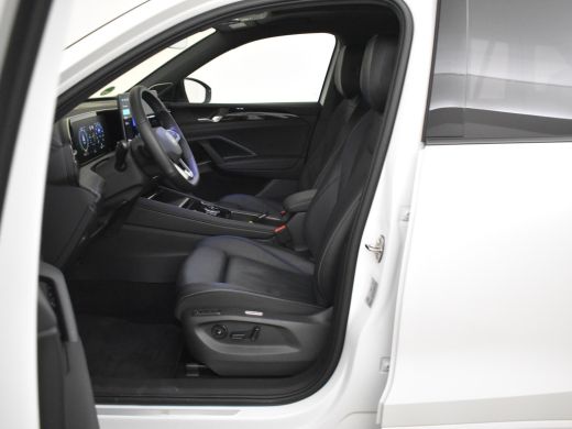 Volkswagen Tiguan 1.5 eHybrid R-Line Edition 272pk | Panoramadak | Trekhaak | Harman kardon audio | Head up display... ActivLease financial lease