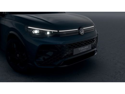 Volkswagen Tiguan R-Line Edition - eHybrid | 'App-Connect' draadloze smartphone integratie | Automatische afstandsr... ActivLease financial lease