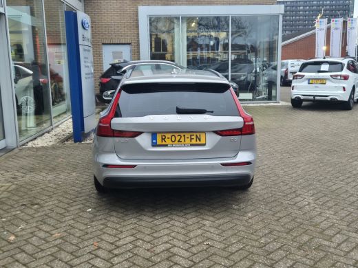 Volvo  V60 2.0 B3 Essential Edition 163pk | Leder | Adaptive Cruise | Dodehoek Detectie | Stoel & Stuur Verw... ActivLease financial lease
