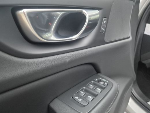 Volvo  V60 2.0 B3 Essential Edition 163pk | Leder | Adaptive Cruise | Dodehoek Detectie | Stoel & Stuur Verw... ActivLease financial lease