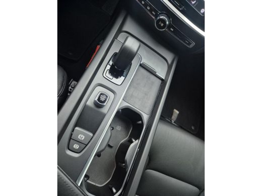 Volvo  V60 2.0 B3 Essential Edition 163pk | Leder | Adaptive Cruise | Dodehoek Detectie | Stoel & Stuur Verw... ActivLease financial lease