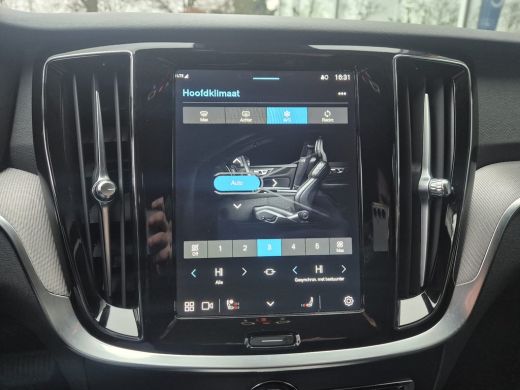 Volvo  V60 2.0 B3 Essential Edition 163pk | Leder | Adaptive Cruise | Dodehoek Detectie | Stoel & Stuur Verw... ActivLease financial lease