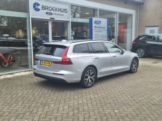 Volvo  V60 2.0 B3 Essential Edition 163pk | Leder | Adaptive Cruise | Dodehoek Detectie | Stoel & Stuur Verw... ActivLease financial lease