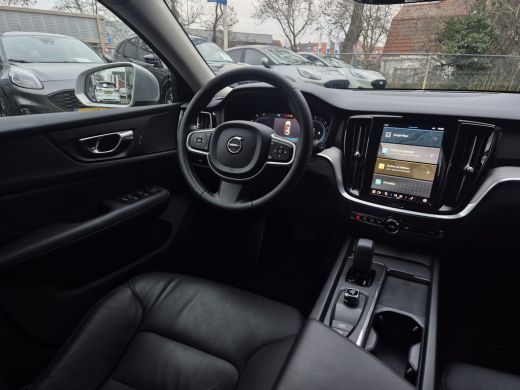 Volvo  V60 2.0 B3 Essential Edition 163pk | Leder | Adaptive Cruise | Dodehoek Detectie | Stoel & Stuur Verw... ActivLease financial lease