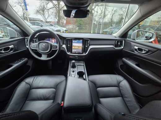 Volvo  V60 2.0 B3 Essential Edition 163pk | Leder | Adaptive Cruise | Dodehoek Detectie | Stoel & Stuur Verw... ActivLease financial lease
