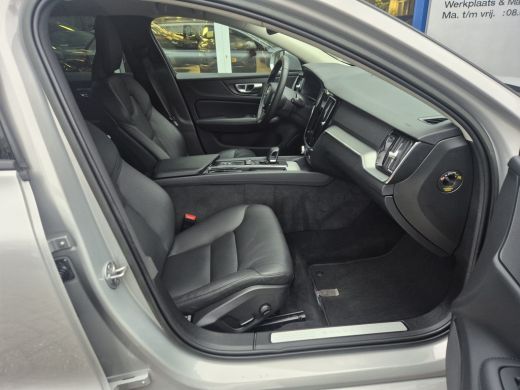Volvo  V60 2.0 B3 Essential Edition 163pk | Leder | Adaptive Cruise | Dodehoek Detectie | Stoel & Stuur Verw... ActivLease financial lease