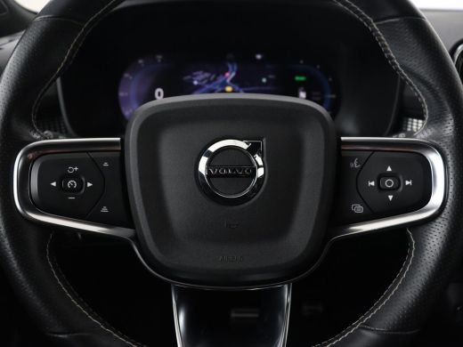 Volvo  XC40 Recharge P8 AWD R Design | Trekhaak | Leder/Alcantara | Stoel & stuurverwarming | Harman/Kardon |... ActivLease financial lease