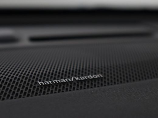 Volvo  XC40 Recharge P8 AWD R Design | Trekhaak | Leder/Alcantara | Stoel & stuurverwarming | Harman/Kardon |... ActivLease financial lease