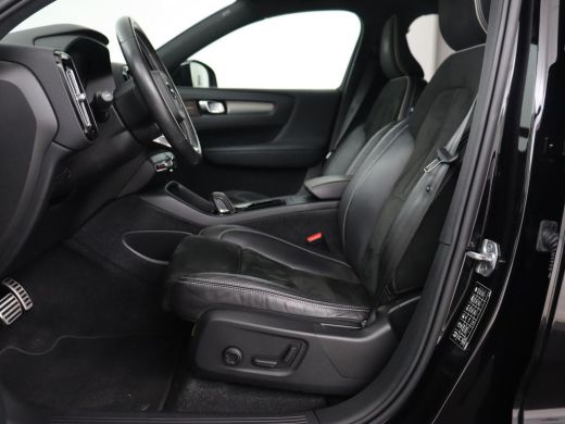 Volvo  XC40 Recharge P8 AWD R Design | Trekhaak | Leder/Alcantara | Stoel & stuurverwarming | Harman/Kardon |... ActivLease financial lease
