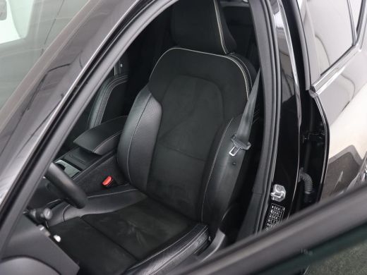 Volvo  XC40 Recharge P8 AWD R Design | Trekhaak | Leder/Alcantara | Stoel & stuurverwarming | Harman/Kardon |... ActivLease financial lease