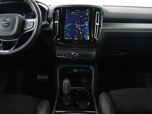 Volvo  XC40 Recharge P8 AWD R Design | Trekhaak | Leder/Alcantara | Stoel & stuurverwarming | Harman/Kardon |... ActivLease financial lease