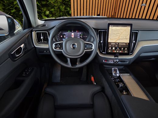 Volvo  XC60 2.0 T6 Plug-in hybrid AWD Ultra Dark | Cruise control adaptief met Stop&Go en stuurhulp | Dodehoe... ActivLease financial lease