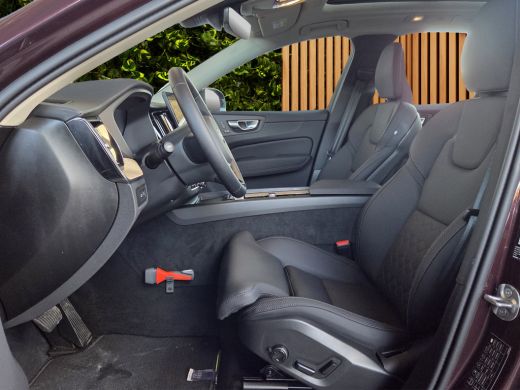 Volvo  XC60 2.0 T6 Plug-in hybrid AWD Ultra Dark | Cruise control adaptief met Stop&Go en stuurhulp | Dodehoe... ActivLease financial lease