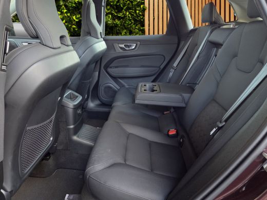 Volvo  XC60 2.0 T6 Plug-in hybrid AWD Ultra Dark | Cruise control adaptief met Stop&Go en stuurhulp | Dodehoe... ActivLease financial lease