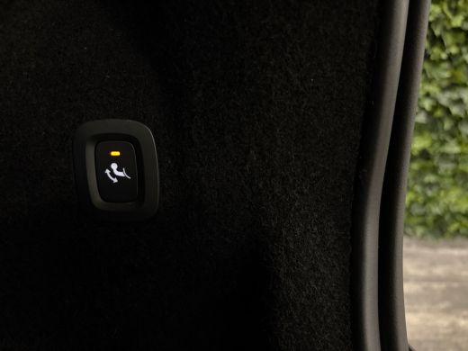 Volvo  XC60 T6 AWD Recharge Plus Black Edition Trekhaak | Michelin All Season banden | Harman Kardon | 21 Inc... ActivLease financial lease