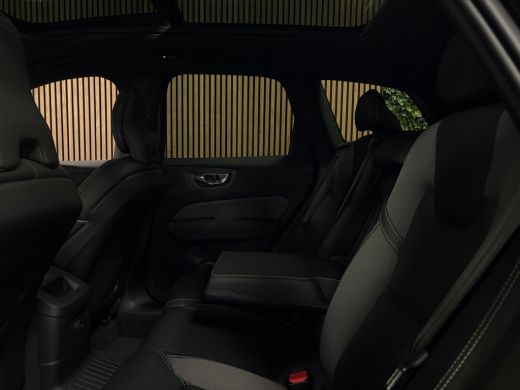 Volvo  XC60 T6 AWD Recharge Plus Black Edition Trekhaak | Michelin All Season banden | Harman Kardon | 21 Inc... ActivLease financial lease