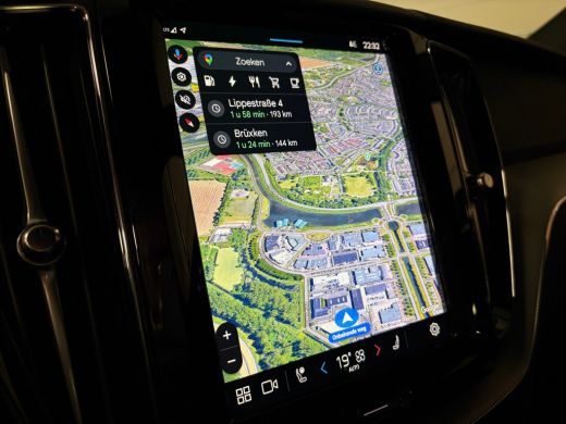 Volvo  XC60 T6 AWD Recharge Plus Black Edition Trekhaak | Michelin All Season banden | Harman Kardon | 21 Inc... ActivLease financial lease