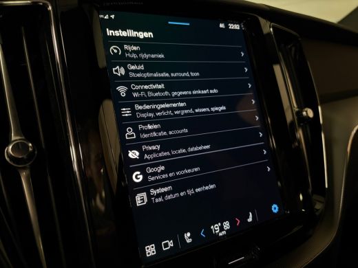 Volvo  XC60 T6 AWD Recharge Plus Black Edition Trekhaak | Michelin All Season banden | Harman Kardon | 21 Inc... ActivLease financial lease