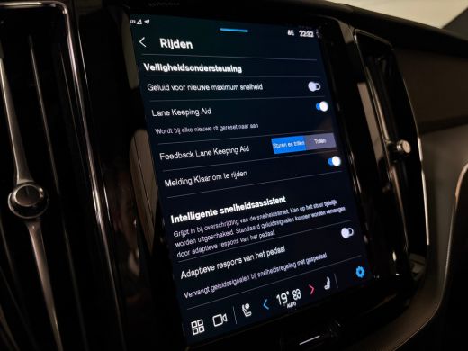 Volvo  XC60 T6 AWD Recharge Plus Black Edition Trekhaak | Michelin All Season banden | Harman Kardon | 21 Inc... ActivLease financial lease