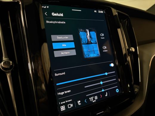 Volvo  XC60 T6 AWD Recharge Plus Black Edition Trekhaak | Michelin All Season banden | Harman Kardon | 21 Inc... ActivLease financial lease