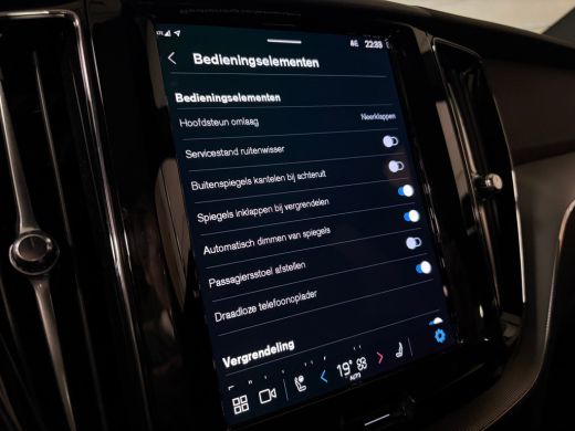 Volvo  XC60 T6 AWD Recharge Plus Black Edition Trekhaak | Michelin All Season banden | Harman Kardon | 21 Inc... ActivLease financial lease