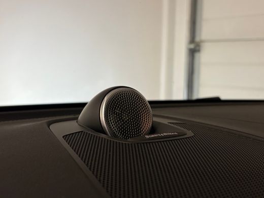 Volvo  XC60 T8 AWD Recharge R-Design Full Option! | Bowers & Wilkins | Luchtvering | Trekhaak | Stoelventilat... ActivLease financial lease