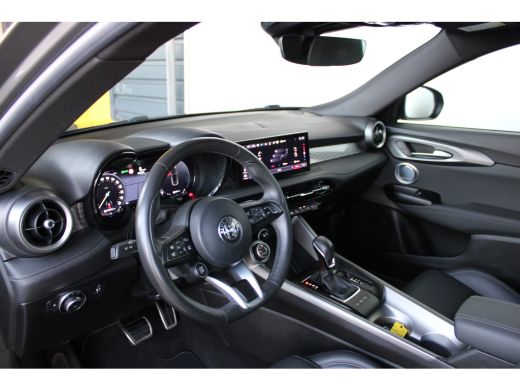 Alfa Romeo Tonale Edizione Speciale 280PK Plug-In Hybride | Panorama dak | Lederen bekleding | Stoel- & en stuurver... ActivLease financial lease