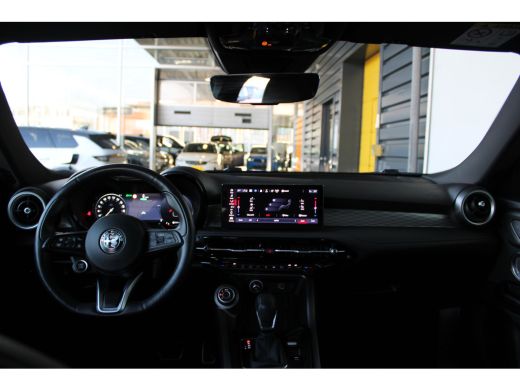 Alfa Romeo Tonale Edizione Speciale 280PK Plug-In Hybride | Panorama dak | Lederen bekleding | Stoel- & en stuurver... ActivLease financial lease