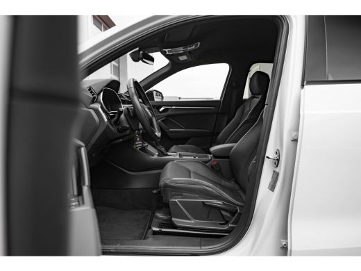 Audi Q3 45 TFSI e S line 245pk | Trekhaak | Sonos Audio | 360 Camera | Stoelverwarming Voor | Zwart Optie... ActivLease financial lease