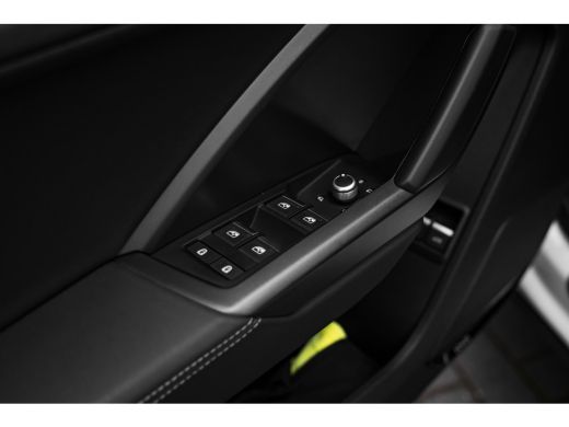 Audi Q3 45 TFSI e S line 245pk | Trekhaak | Sonos Audio | 360 Camera | Stoelverwarming Voor | Zwart Optie... ActivLease financial lease