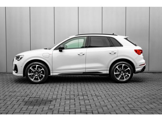 Audi Q3 45 TFSI e S line 245pk | Trekhaak | Sonos Audio | 360 Camera | Stoelverwarming Voor | Zwart Optie... ActivLease financial lease