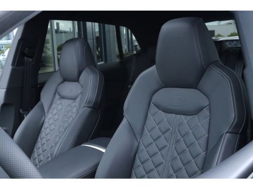 Audi Q8 60 TFSI e quattro Pro Line S Competition Carbon | Trekhaak | Pano | ACC | Valcona Leder | Luchtve... ActivLease financial lease