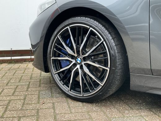 BMW 1 Serie 120i M-Sport Automaat Pano.dak Leer Stoel/Stuurverw HUD Carplay Stoelverw Led VOL! ActivLease financial lease