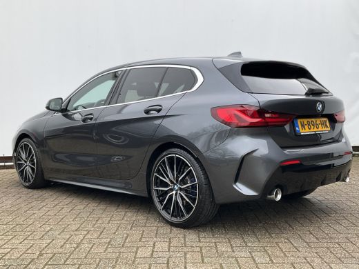 BMW 1 Serie 120i M-Sport Automaat Pano.dak Leer Stoel/Stuurverw HUD Carplay Stoelverw Led VOL! ActivLease financial lease