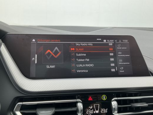 BMW 1 Serie 120i M-Sport Automaat Pano.dak Leer Stoel/Stuurverw HUD Carplay Stoelverw Led VOL! ActivLease financial lease