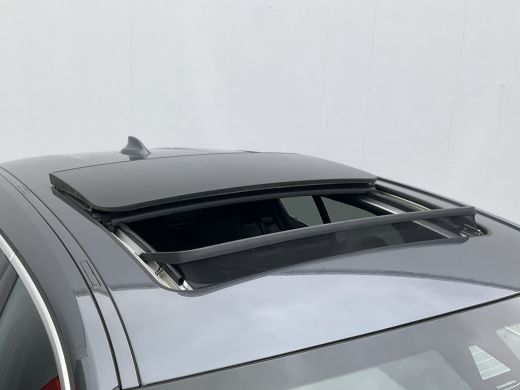 BMW 1 Serie 120i M-Sport Automaat Pano.dak Leer Stoel/Stuurverw HUD Carplay Stoelverw Led VOL! ActivLease financial lease