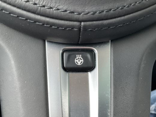 BMW 1 Serie 120i M-Sport Automaat Pano.dak Leer Stoel/Stuurverw HUD Carplay Stoelverw Led VOL! ActivLease financial lease