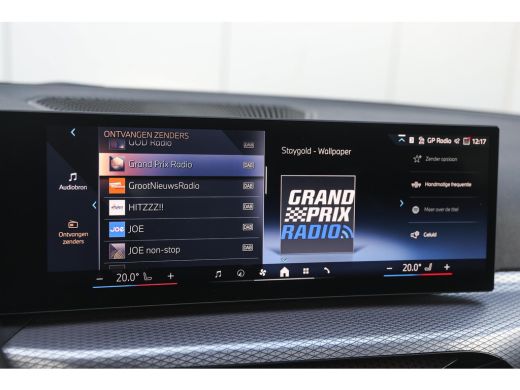 BMW 3 Serie Touring 330e High Executive M Sport Automaat / Panoramadak / Trekhaak / Sportstoelen / Adaptieve ... ActivLease financial lease