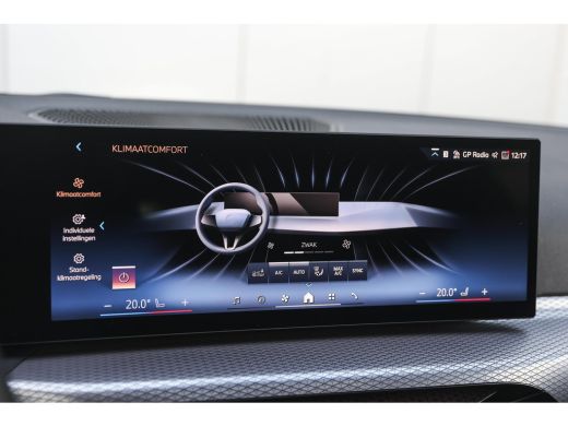 BMW 3 Serie Touring 330e High Executive M Sport Automaat / Panoramadak / Trekhaak / Sportstoelen / Adaptieve ... ActivLease financial lease