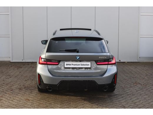 BMW 3 Serie Touring 330e High Executive M Sport Automaat / Panoramadak / Trekhaak / Sportstoelen / Adaptieve ... ActivLease financial lease
