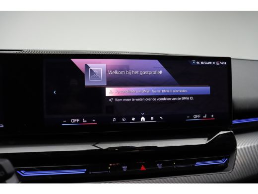 BMW 5 Serie Touring 530e M Sport Automaat / Panoramadak / Trekhaak / Achteruitrijcamera / M Sportonderstel / ... ActivLease financial lease