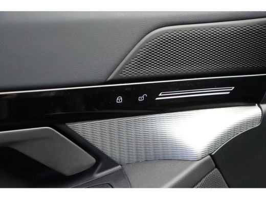 BMW 5 Serie Touring 530e M Sport Automaat / Panoramadak / Trekhaak / Achteruitrijcamera / M Sportonderstel / ... ActivLease financial lease