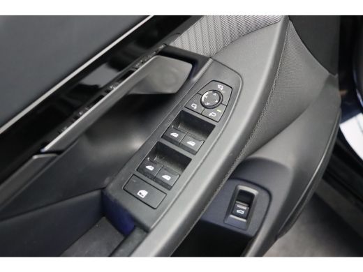 BMW 5 Serie Touring 530e M Sport Automaat / Panoramadak / Trekhaak / Achteruitrijcamera / M Sportonderstel / ... ActivLease financial lease